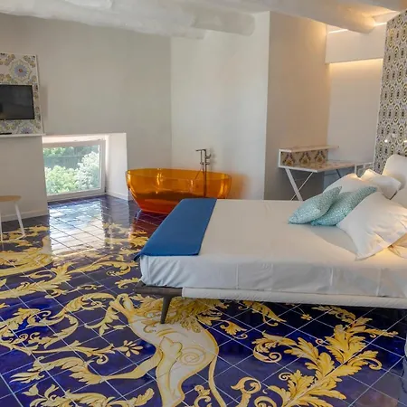 Decori Amalfi Coast - Free Parking Vietri sul Mare