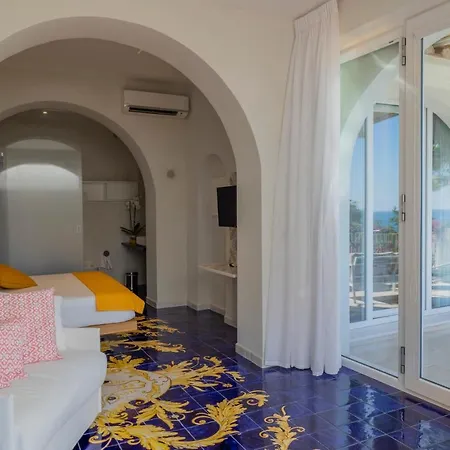 Decori Amalfi Coast - Free Parking Vietri sul Mare