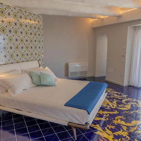 Decori Amalfi Coast - Free Parking Vietri