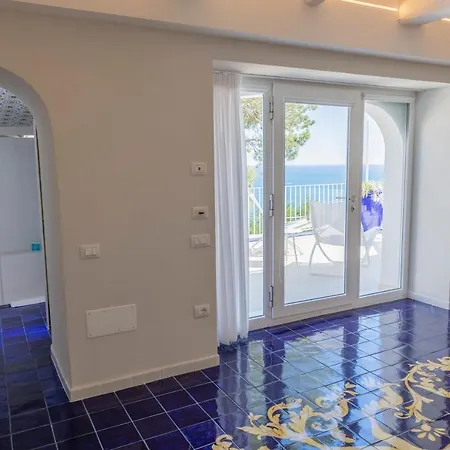 Decori Amalfi Coast - Free Parking Vietri sul Mare