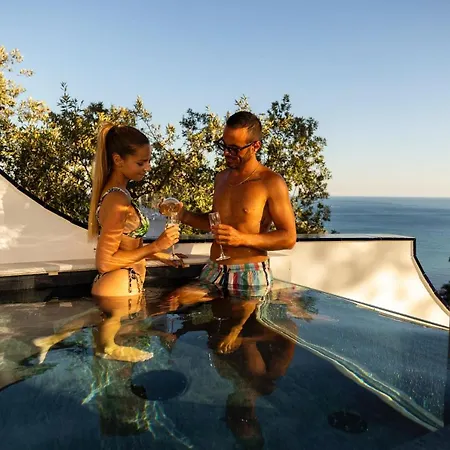 Decori Amalfi Coast - Free Parking Vietri sul Mare